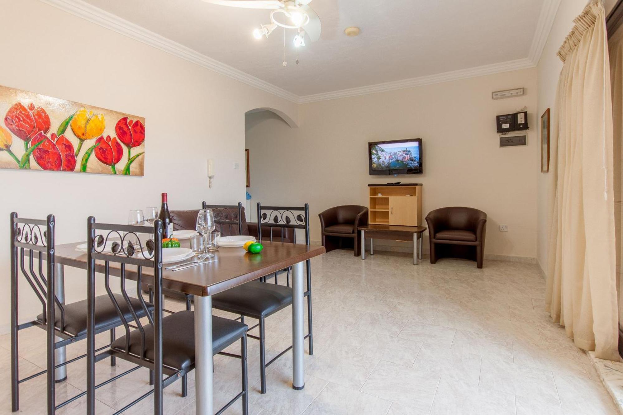 Pool & Sea Merill Apartments Меллиеха Номер фото